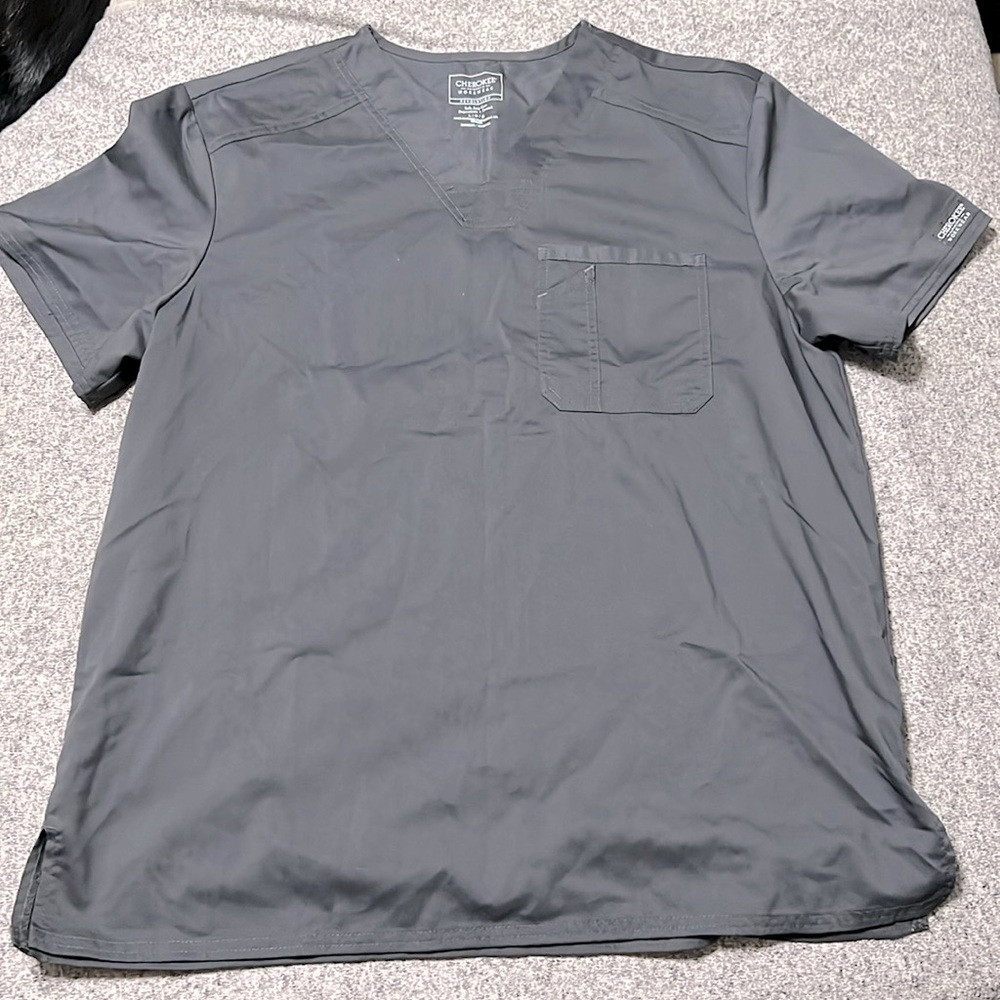 Women’s Cherokee Revolution stretch scrub top gray/charcoal size Large